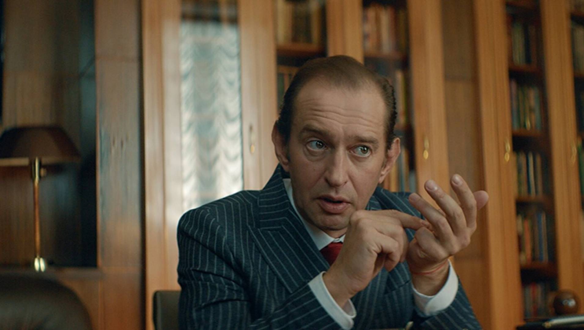 Хабенский выкрутасы. Комедия с хабенским. Хабенский выкрутасы. Йовович ургант выкрутасы. Хабенский выкрутасы.